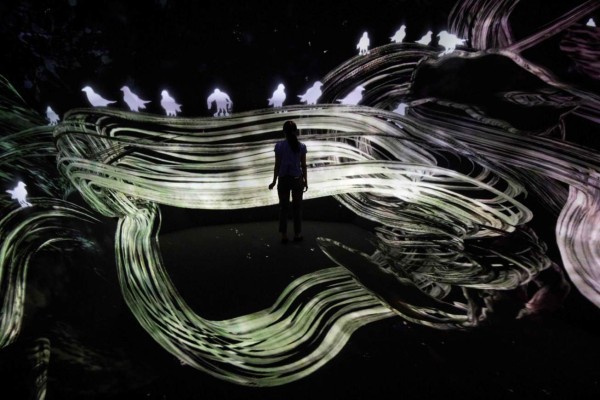 Tokio abre su museo de arte digital de cristales