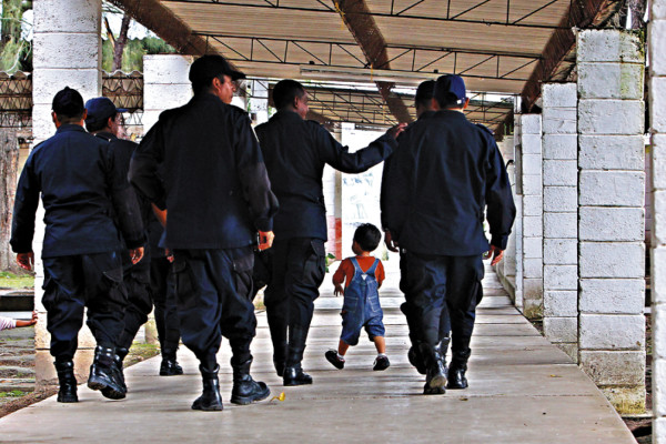 Futuro incierto espera a menores prisioneros