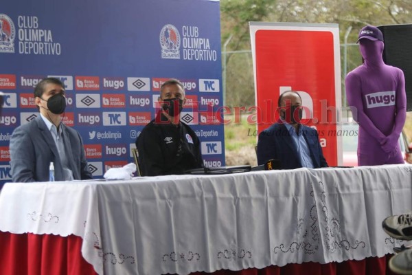 Así fue la presentación de Pablo Lavallén como nuevo técnico del Olimpia