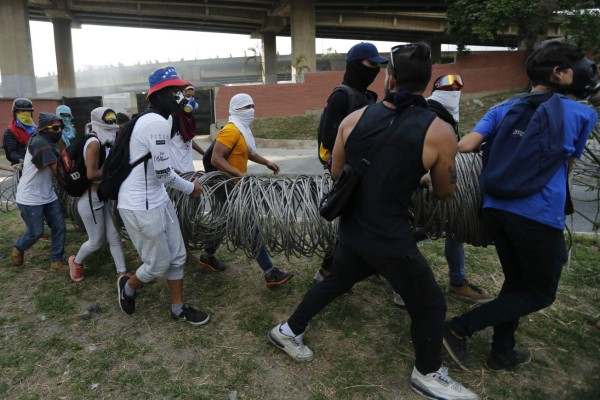 Mueren 12 presos en enfrentamiento en cárcel ubicada en el este de Venezuela