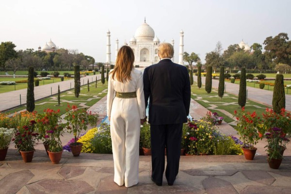 Regia y elegante, el look de Melania Trump en su visita a India