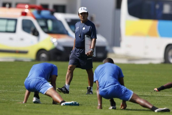 Pinto: 'Las camisetas no asustan, la tribuna no juega, nosotros queremos ganar”