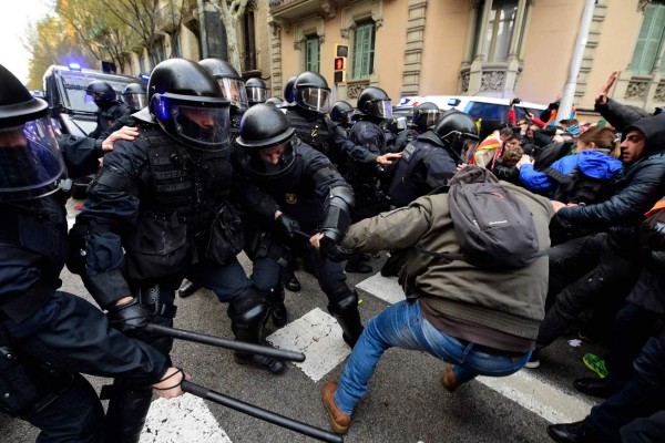 FOTOS: Protestas en Cataluña tras el arresto del expresidente Carles Puigdemont en Alemania