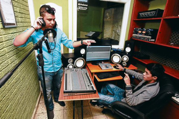 Pisttola y Génesis, nuevos rostros de la música