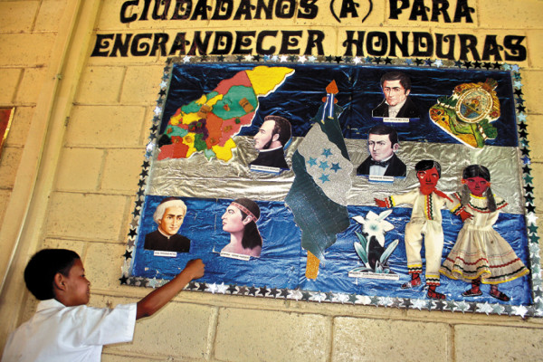 Nombres de centros educativos inmortalizan a próceres y héroes