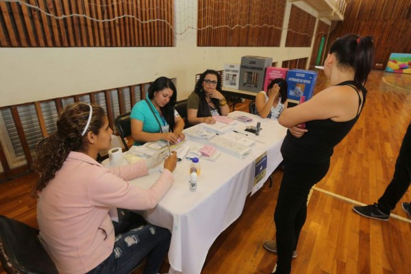 Hondureños se vuelcan a las urnas electorales de la zona sur de la capital