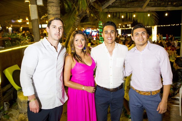 La fiesta de fin de año de Paradise Beach Hotel