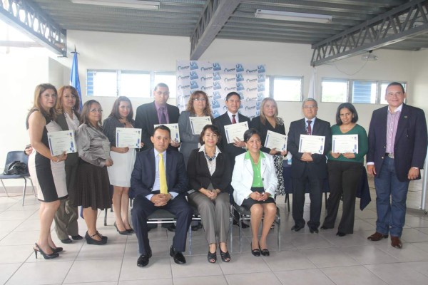 Clausuran primer diplomado de Gestión Integral de Riesgo Financiero