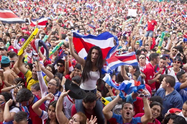 Fiesta en Costa Rica por el pase a cuartos en el Mundial