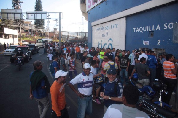 Locura total por el león en el Nacional