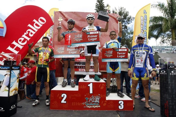 La Vuelta Ciclística de El Heraldo: Un sueño sobre dos ruedas que terminó moviendo a un país