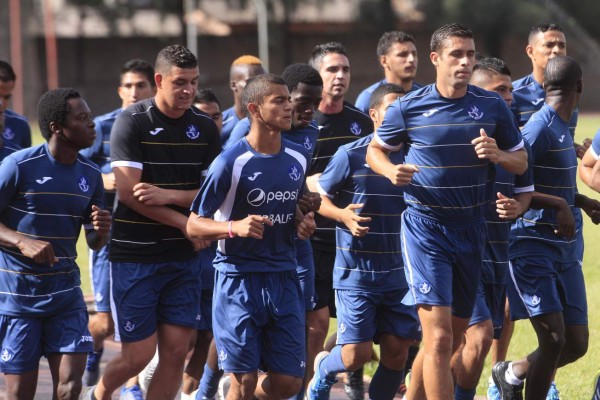 Carlos Discua sufre de lumbalgia