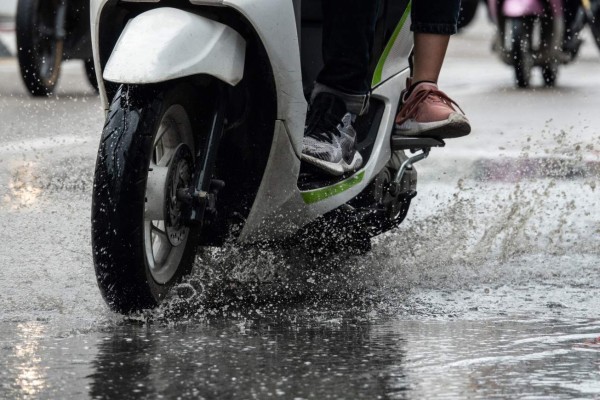 Aprenda a conducir bajo la lluvia