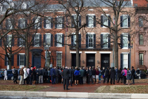 Cierran la Casa Blanca luego que vehículo embiste barrera&nbsp;