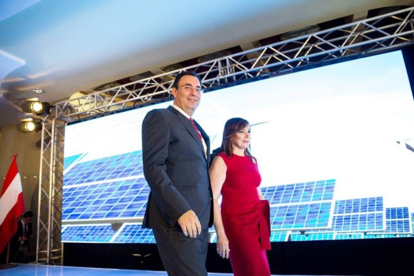 Conoce a la bella esposa de Luis Zelaya, candidato presidencial de Honduras