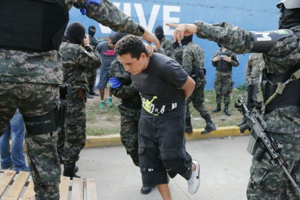 ¿Cómo fue el traslado de los 384 privados de libertad a la cárcel de máxima seguridad 'El Pozo”?