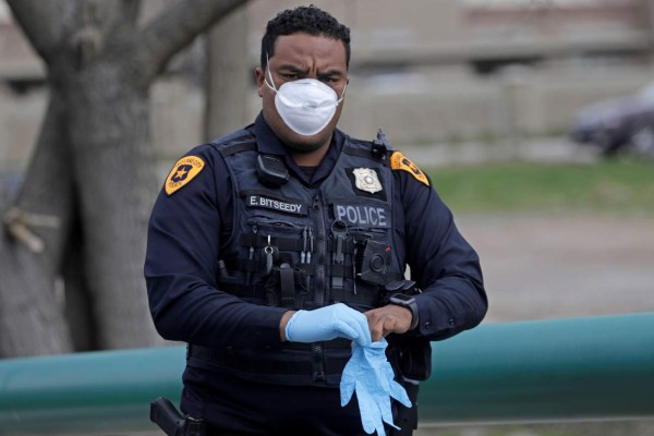 Luto, miedo y tristeza en un mundo que de pronto... se paró ante el Covid-19 (FOTOS)