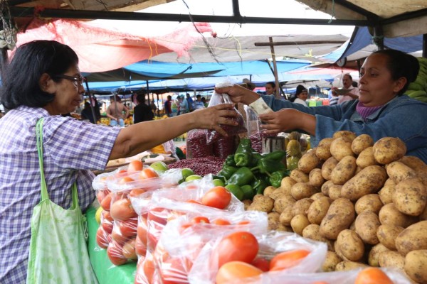 Restringen venta de frijol rojo para evitar el acaparamiento