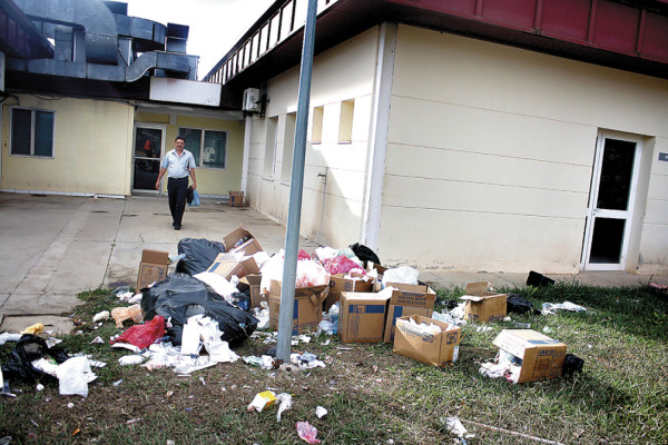 En riesgo pacientes por paro en hospital Gabriela Alvarado