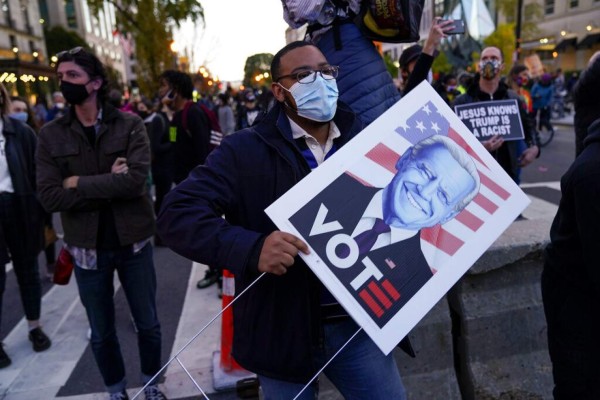 FOTOS: Inician primeras protestas en espera de resultados de las elecciones en Estados Unidos