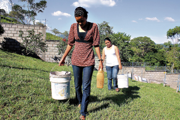 Construirán más pozos de agua para abastecer a vecinos de Danlí