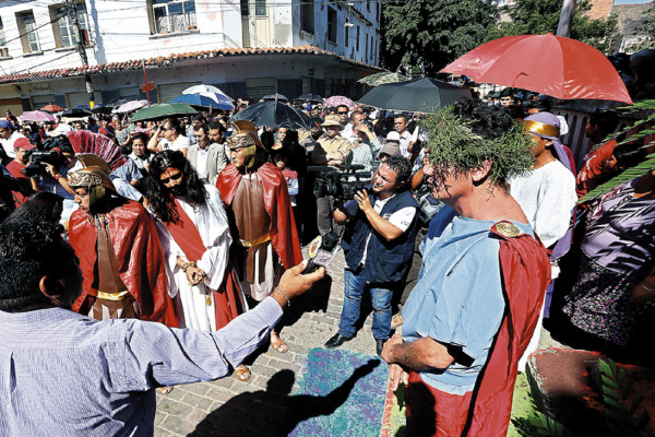 No vivamos en permanente de Viernes Santo