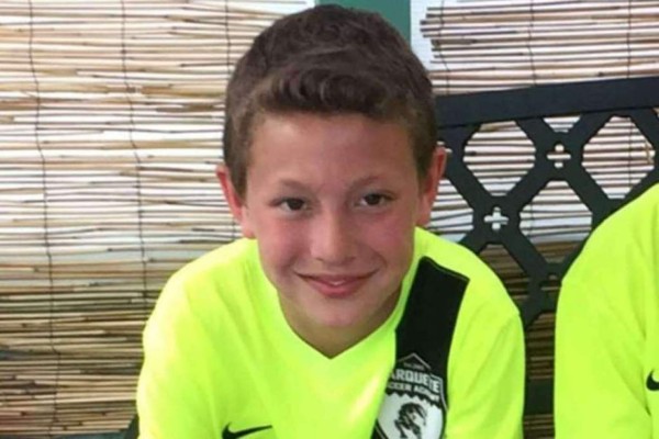 Niño de 11 años se quita la vida tras broma de su novia en Facebook