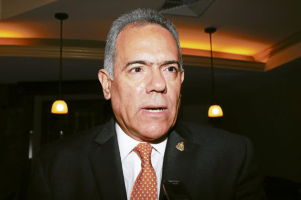 Piden a Óscar Álvarez como embajador en EUA