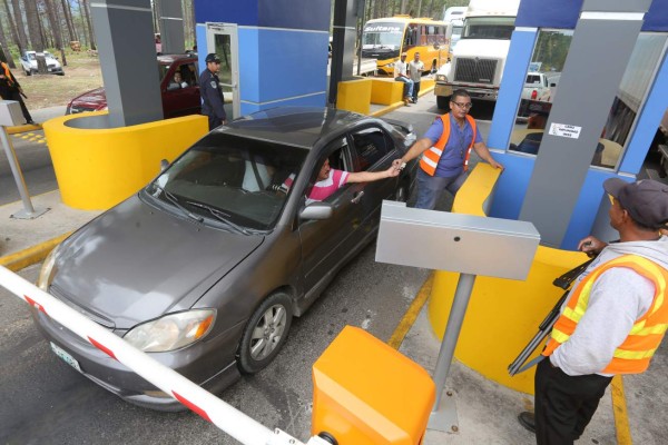 Tres 'tarifazos” pagan los hondureños por el uso de carreteras