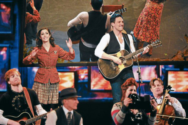 Once triunfa en impactante gala de los premios Tony