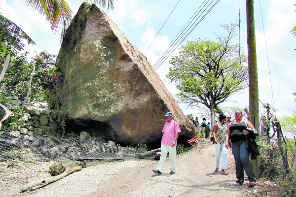 Luto: 'No sé que será de mi vida, en una noche perdí todo, a mi familia”