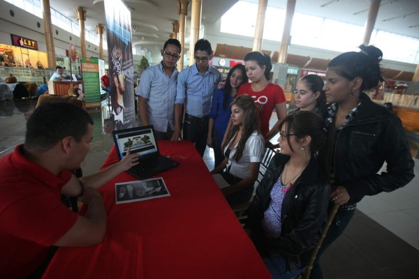 Exitosa promoción de los cortometrajes en el City mall