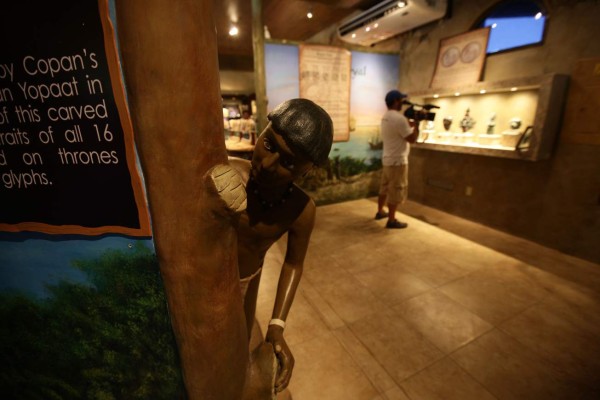 Cultura y adrenalina al visitar el Museo del Jade y el canopy Monkey La-La Zip