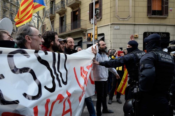 FOTOS: Protestas en Cataluña tras el arresto del expresidente Carles Puigdemont en Alemania