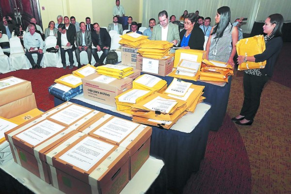 ENEE recibe ofertas de 18 empresas para la compra de 820 megavatios