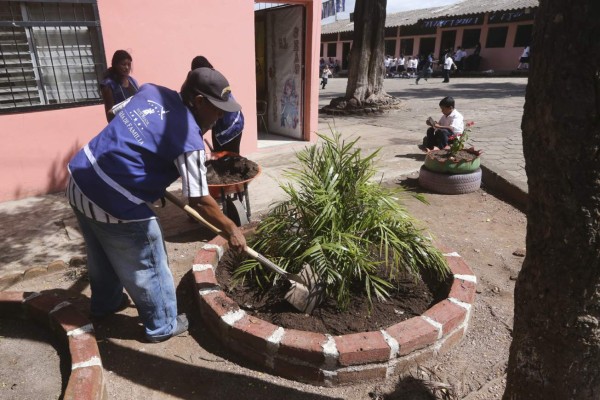 Escuelas Amigables con el Ambiente promueven el aseo