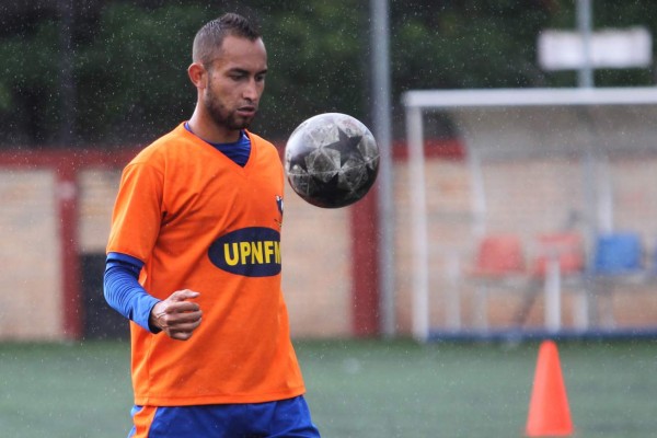 Los Lobos apelan a su columna vertebral para desafiar al León