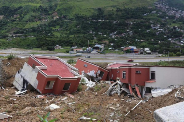 Vecinos de Ciudad del Ángel exigen indemnización antes de demolición