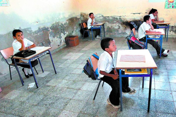 Buscan reinsertar unos 10,000 niños a escuelas