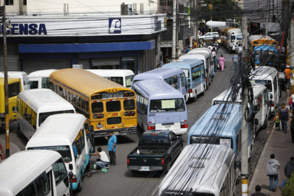Ciudadanos pagan de nuevo consecuencias por paro de transporte