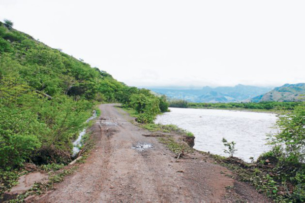 Vecinos de Morolica temen quedar incomunicados por las lluvias