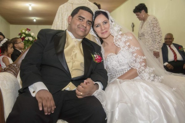 Se juran amor eterno ante el altar de Dios