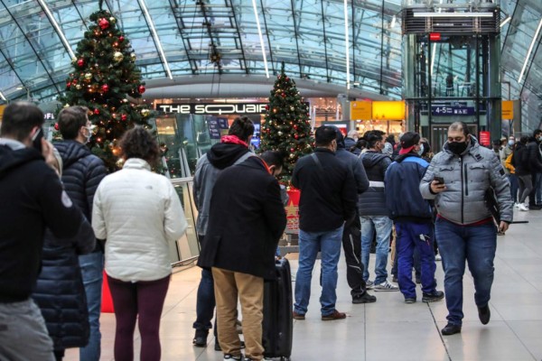 Lo que se sabe hasta ahora sobre mutación del coronavirus que alarma a Europa (FOTOS)