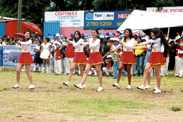 Bandas de la zona sur de Honduras compiten por el primer lugar