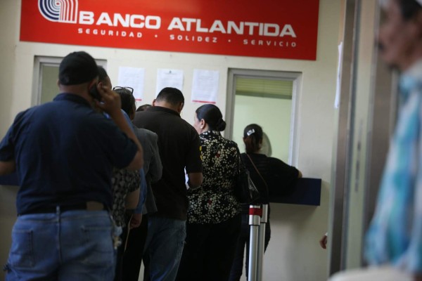 Cinco bancos controlan mercado de tarjetas de crédito en Honduras