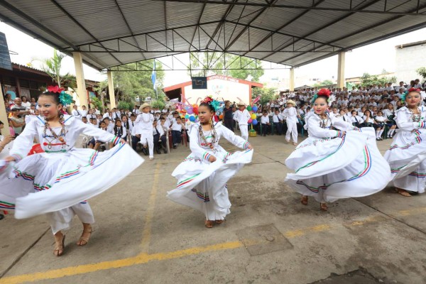 Inauguran biblioteca escolar