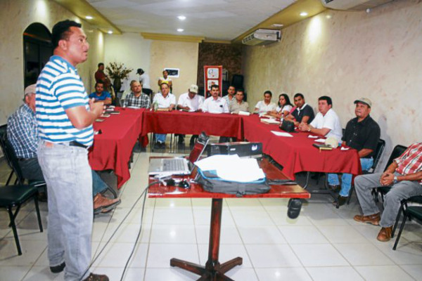 Brindan formación a ganaderos en el oriente de Honduras