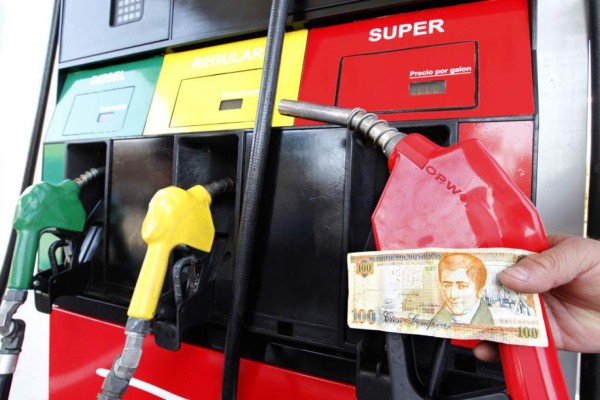 Precio de la gasolina súper en Honduras sobrepasa los 100 lempiras tras incremento