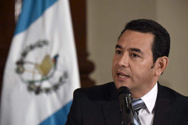 Congreso evita que presidente guatemalteco Jimmy Morales sea investigado por corrupción