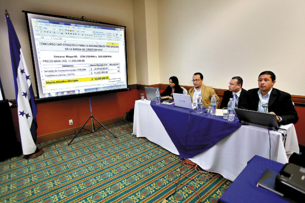 Claro y Tigo pagaron L 497.5 millones por operar banda 4G